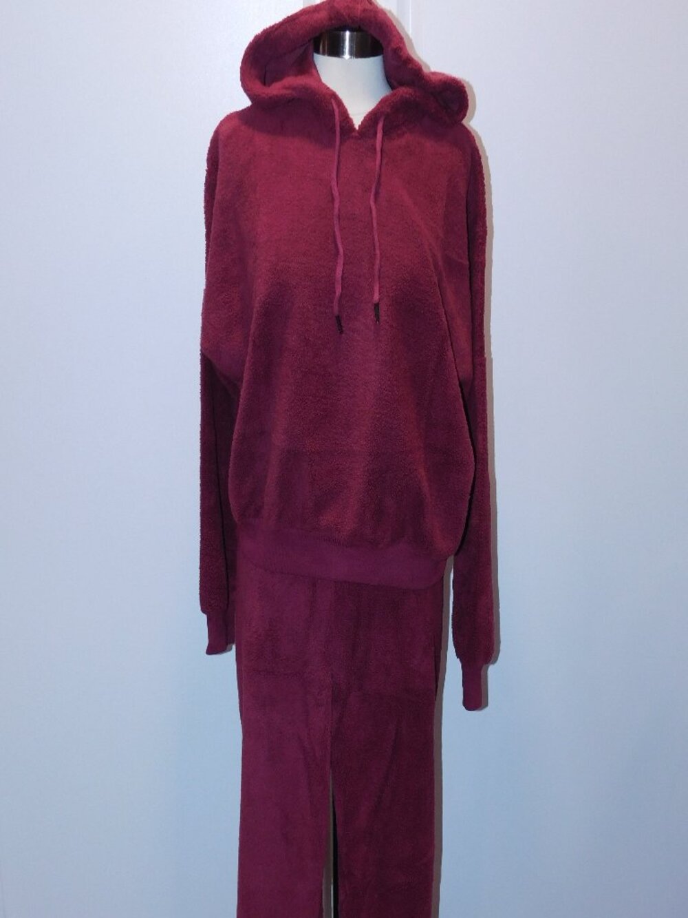 Adore ME Cozy Burgundy Plush Lounge Set – Hoodie & Joggers – Size XL